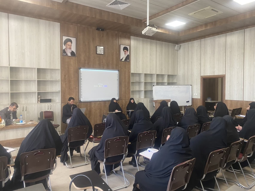 اختتامیه نخستین دوره «مهارت‌افزایی مربیان سئو محتوا» در مشهد مقدس برگزار شد