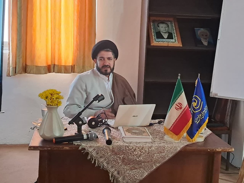 اصل در جهان هستی امام است