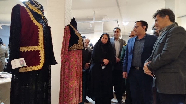 آغاز به کار نمایشگاه مد و لباس ایرانی اسلامی «نقش نگار» در ایلام