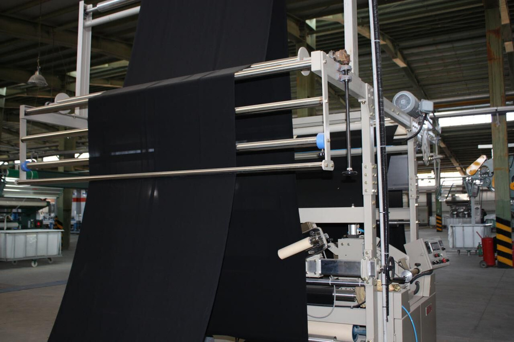 تولید چادر مشکی در کشور به ۱۰ میلیون متر رسید