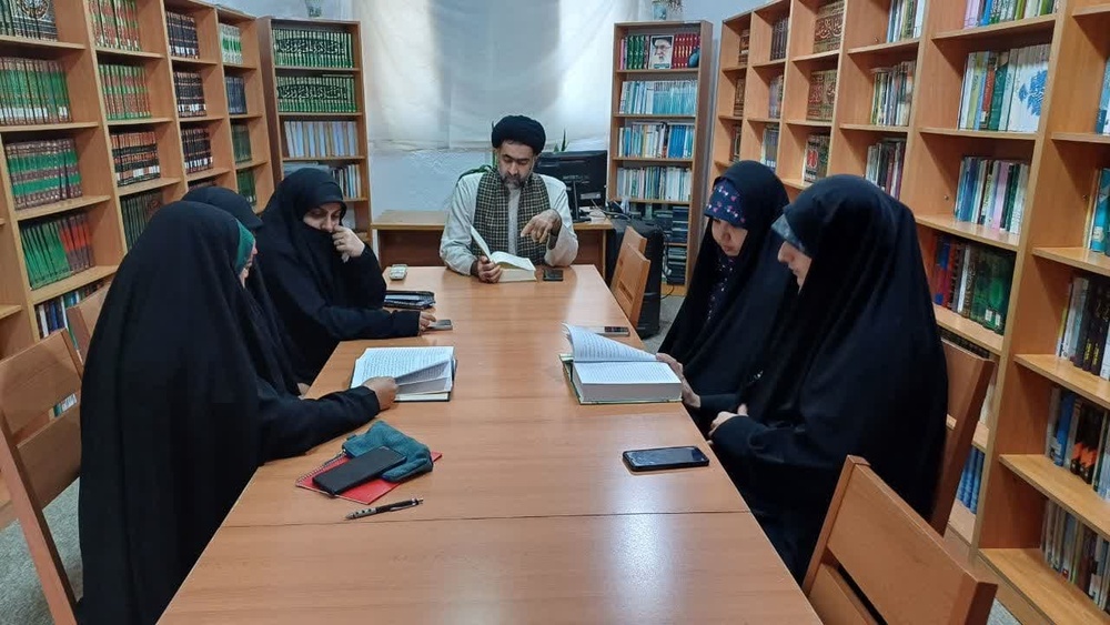 برگزاری نشست پژوهشی و بررسی کتاب «تحف العقول» 