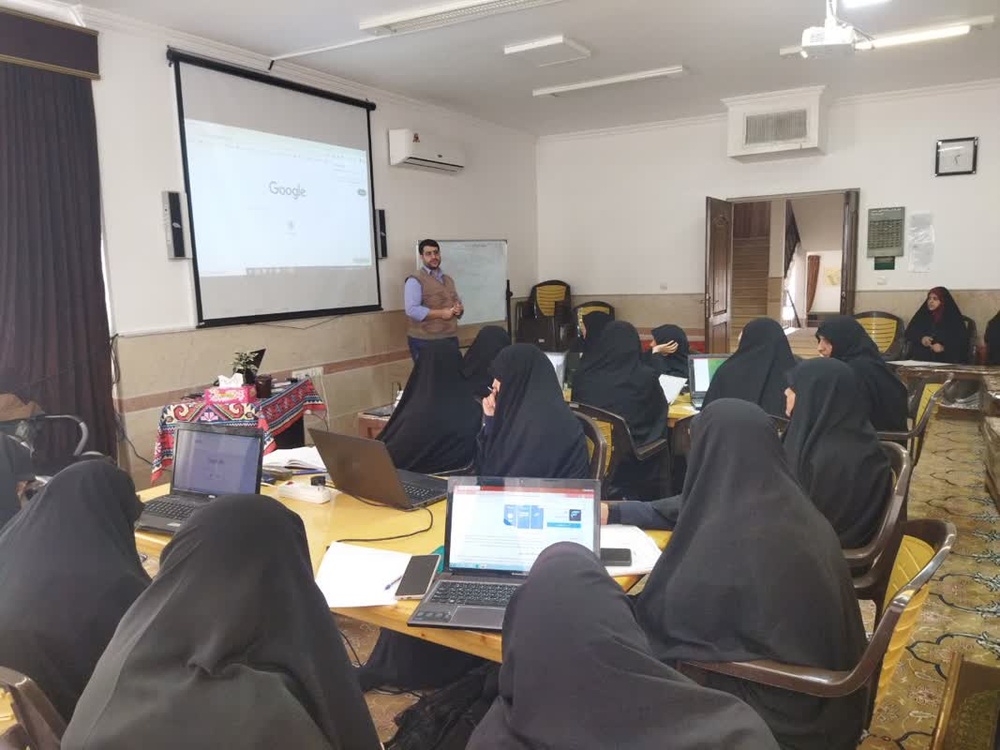 برگزاری کارگاه‌های هوش مصنوعی در مدارس علمیه خواهران استان یزد