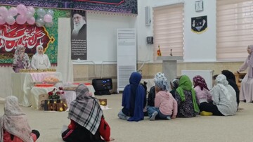 تصاویر/ ضیافت افطاری کودکان بهزیستی در حوزه علمیه خواهران بوشهر