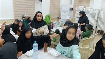 تصاویر/ ضیافت افطاری کودکان بهزیستی در حوزه علمیه خواهران بوشهر