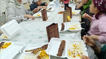 تصاویر/ ضیافت افطاری کودکان بهزیستی در حوزه علمیه خواهران بوشهر