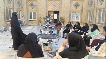 تصاویر/ ضیافت افطاری کودکان بهزیستی در حوزه علمیه خواهران بوشهر