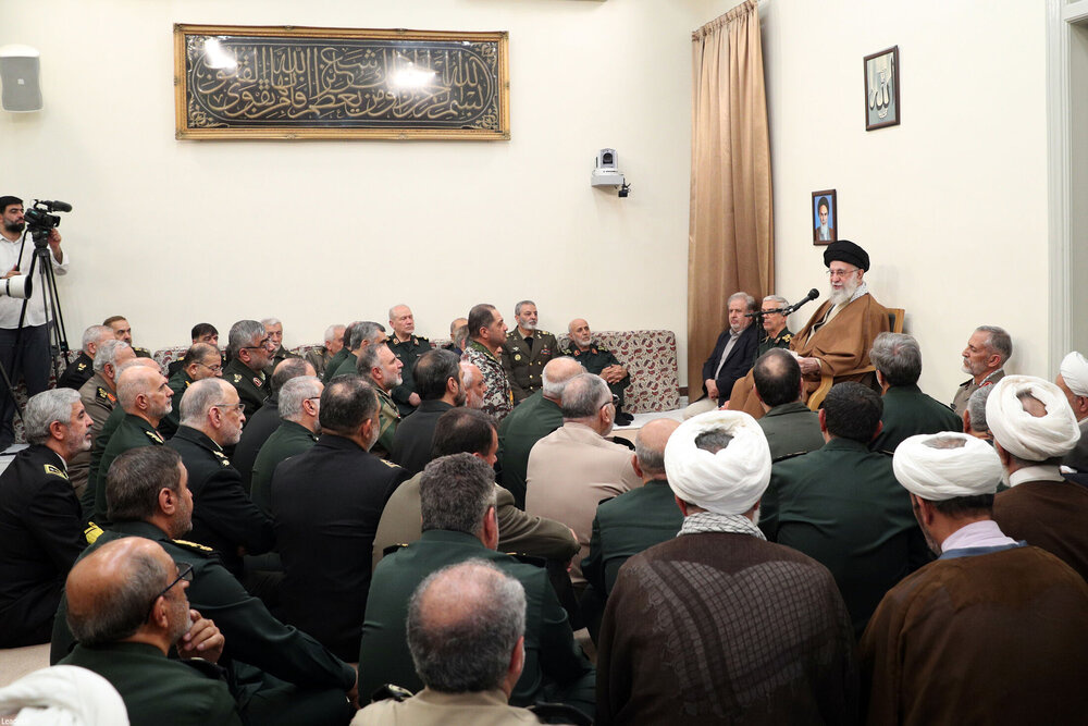 حفظ آمادگی حداکثری و ارتقاء سخت‌افزاری و نرم‌افزاری/ دشمن از پیشرفت‌های جمهوری اسلامی کلافه و عصبی است