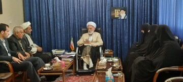 تصاویر/ بازدید مدیر و کادر حوزه علمیه خواهران استان مرکزی با نماینده ولی فقیه در استان