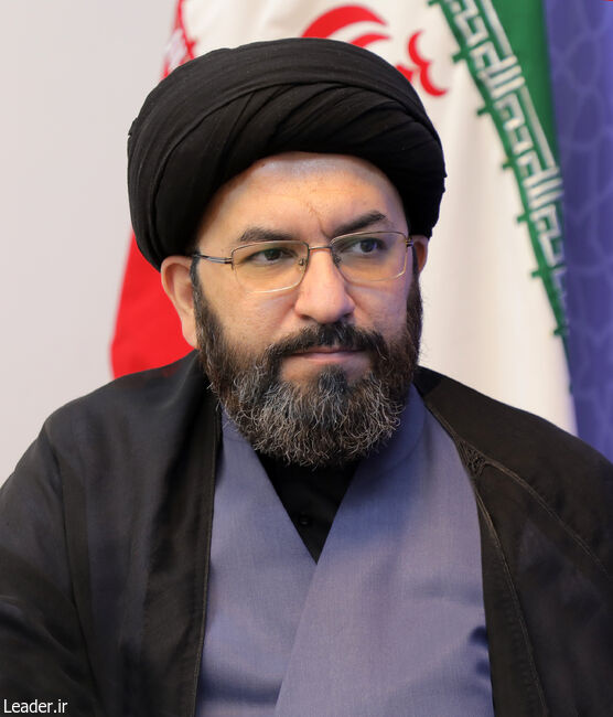 حوزه‌های علمیه خواهران در ترویج مسئله حجاب و عفاف به صورت جمعی وارد شوند