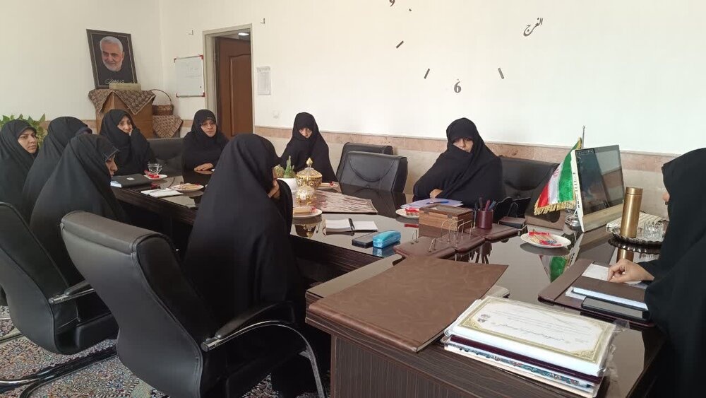 بازدید معاونان آموزش و پژوهش حوزه‌های علمیه خواهران از مدرسه علمیه امام حسین(ع) یزد 