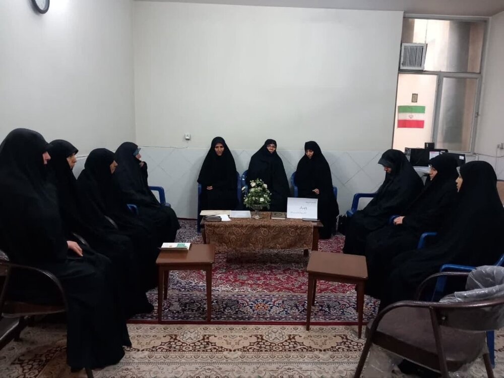 هم‌اندیشی برای جذب حداکثری طلاب خواهر در سال تحصیلی جدید در ساوه