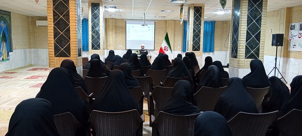 تعامل بانوان استان بوشهر با مدارس علمیه خواهران ستودنی است