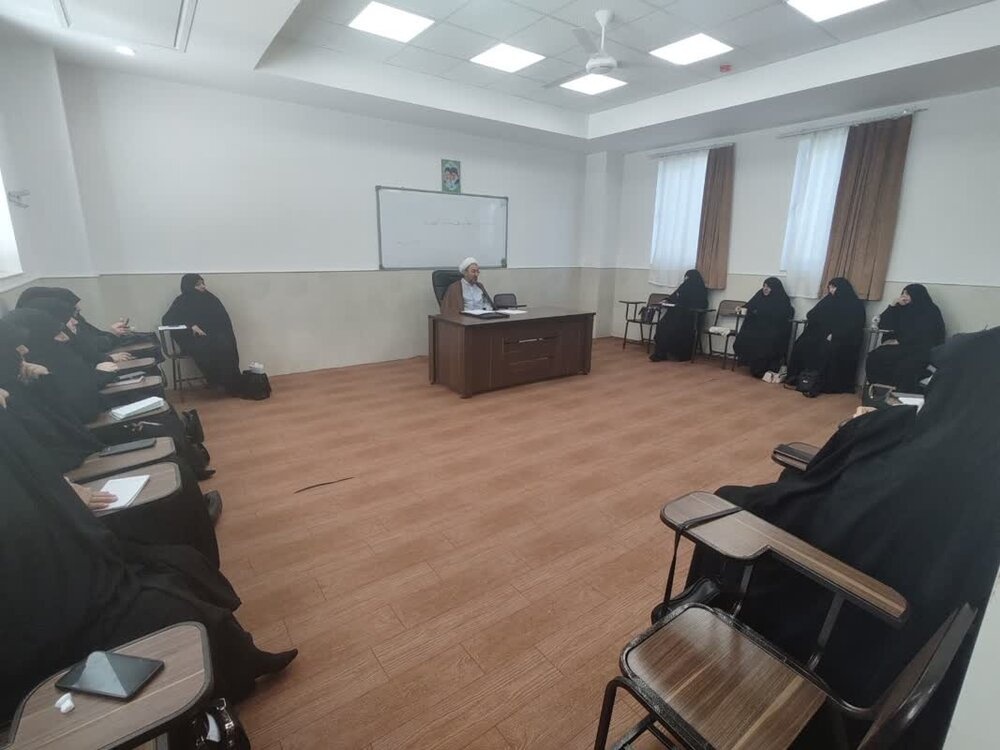 تربیت طلبه تراز انقلاب، مهمترین هدف مدارس علمیه است