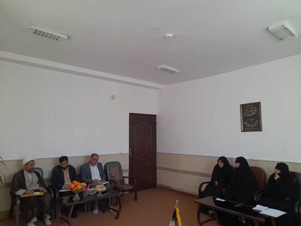 بازدید رئیس اداره ارتباطات و همکاری‌های حوزه‌های علمیه خواهران از مدرسه علمیه کوثر ابرکوه