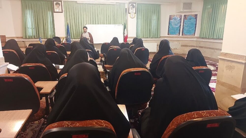 برگزاری جلسه اخلاق عمومی با حضور امام جمعه خمین 