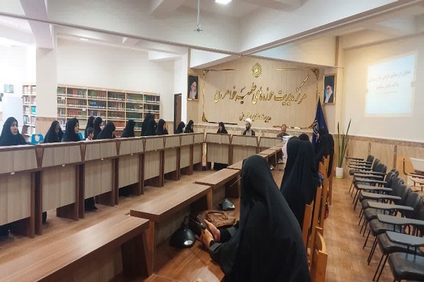 بانوان مبلغ آموزه‌های قرآنی را با چالش‌های روز جامعه تطبیق دهند 