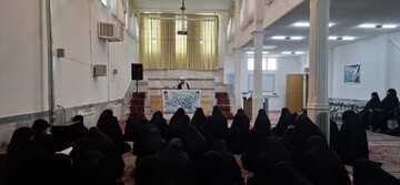 مرحله مدرسه ای هفدهمین جشنواره فراخوان بانوی کرامت و رشد گروهی دهم در مدرسه علمیه الزهرا (س) اراک