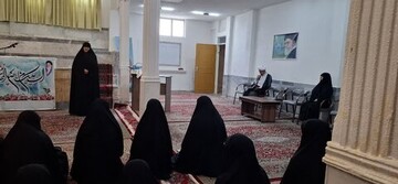 مرحله مدرسه ای هفدهمین جشنواره فراخوان بانوی کرامت و رشد گروهی دهم در مدرسه علمیه الزهرا (س) اراک