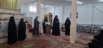 مرحله مدرسه ای هفدهمین جشنواره فراخوان بانوی کرامت و رشد گروهی دهم در مدرسه علمیه الزهرا (س) اراک