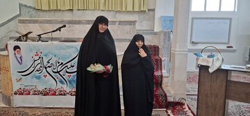 مرحله مدرسه ای هفدهمین جشنواره فراخوان بانوی کرامت و رشد گروهی دهم در مدرسه علمیه الزهرا (س) اراک