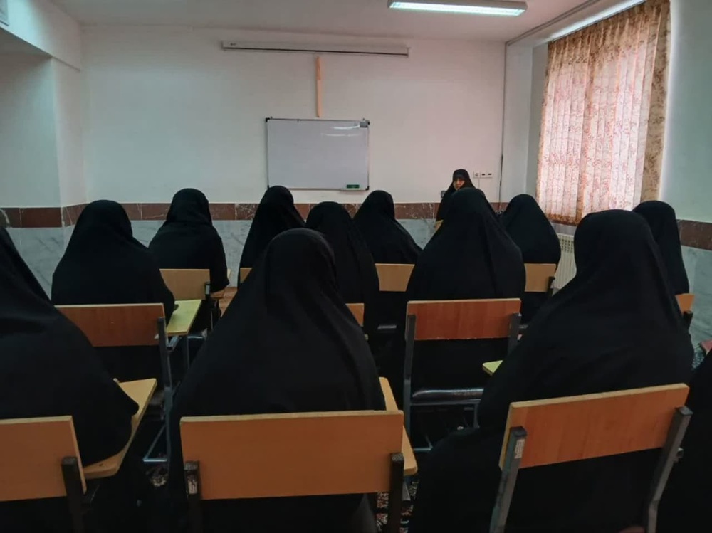 برگزاری جلسه آموزشی الزامات نگارش پایان‌نامه 