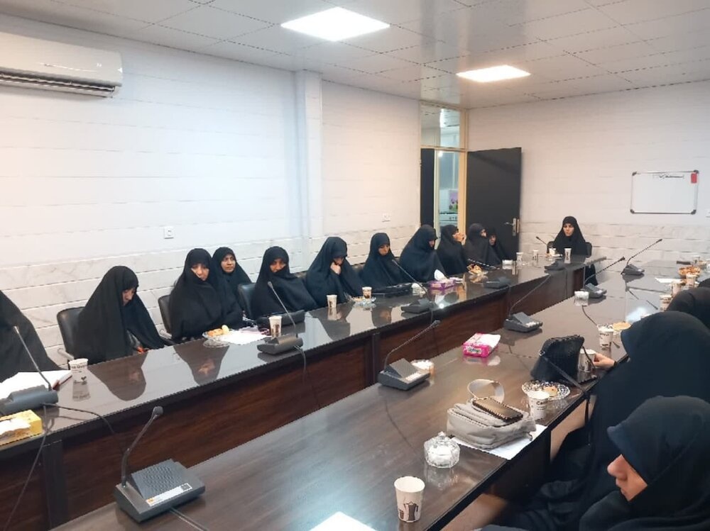 تجلیل از مقام استاد در آستانه دهه کرامت در ساوه