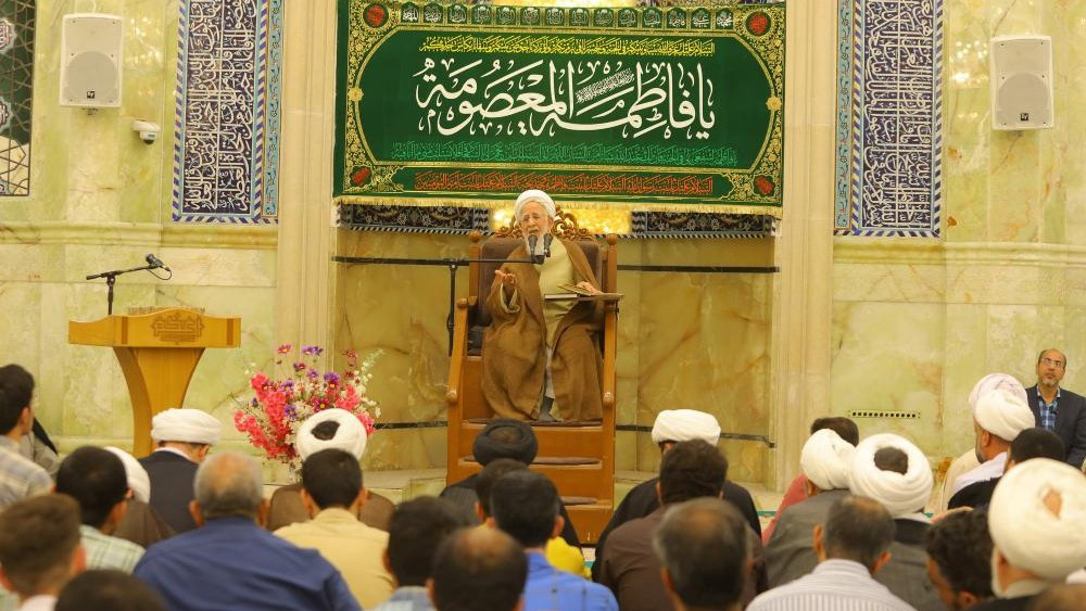 تفسیر تسنیم محصول تلاش حوزه علمیه است