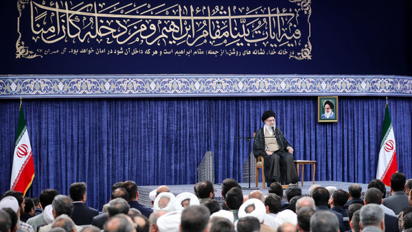 حج، تنها فریضه‌ای با ساختار کاملاً سیاسی است