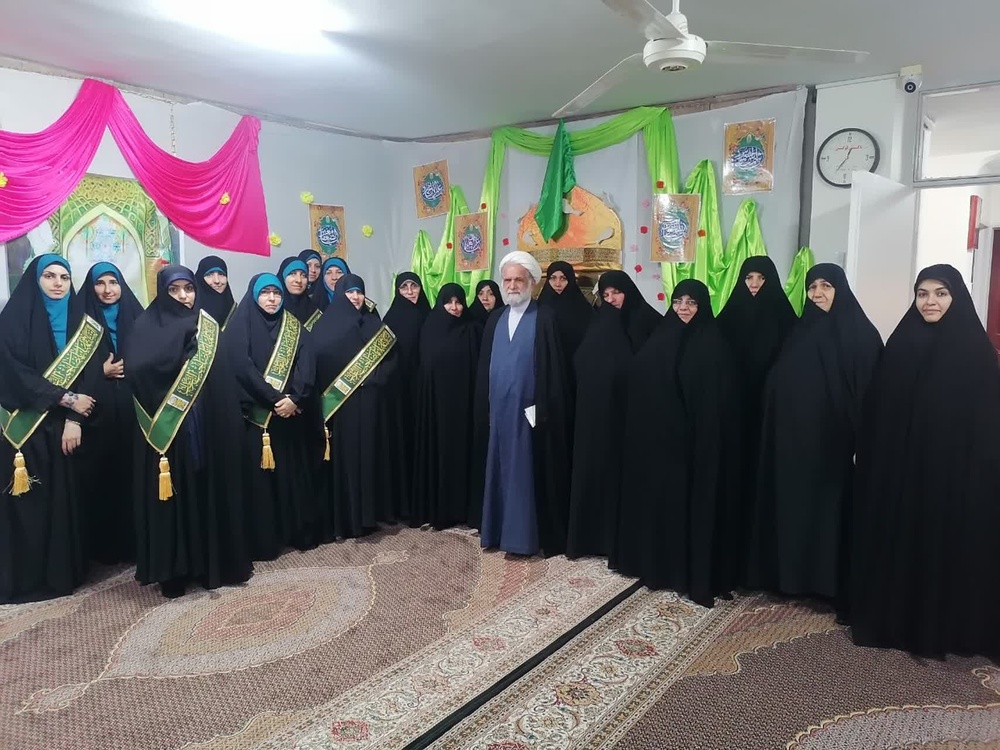 بازدید مدیر حوزه علمیه خواهران استان تهران از مدرسه علمیه المهدی (عج) شهر اندیشه