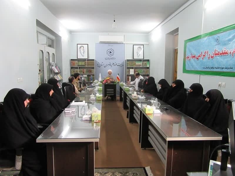 حوزویان باید به‌گونه‌ای خدمت کنند که مردم این خادمی حوزه‌ها را احساس کنند 