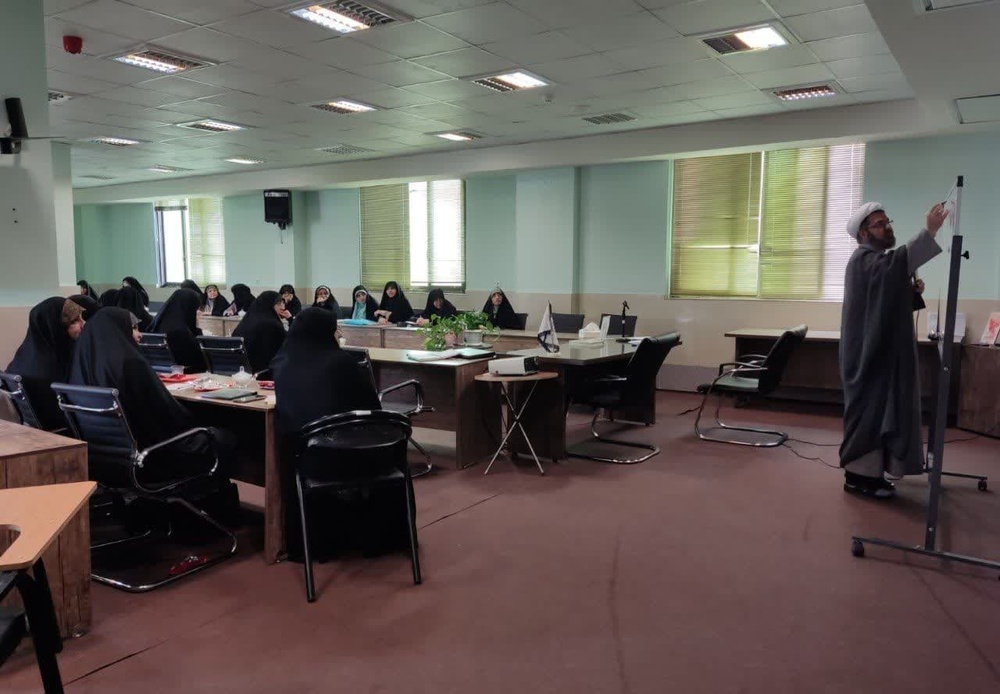 برگزاری کارگاه تخصصی «جذب هوشمندانه» و آشنایی طلاب خواهر با مهارت‌های تبلیغی نوین