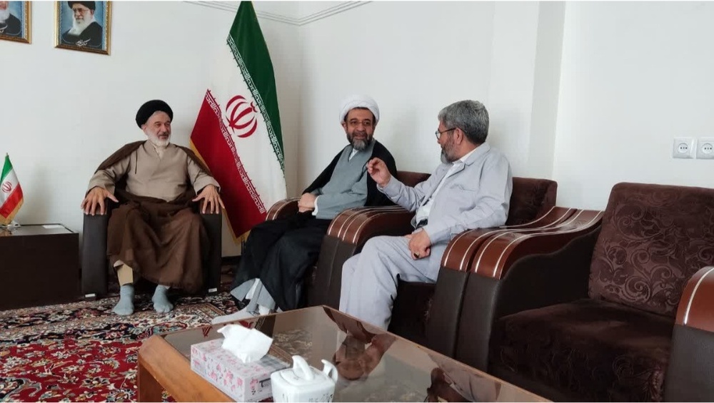 خدمات حوزه‌های علمیه خواهران به جامعه و دولت تبیین شود/ حوزه‌های علمیه بازوی کمکی دولت هستند