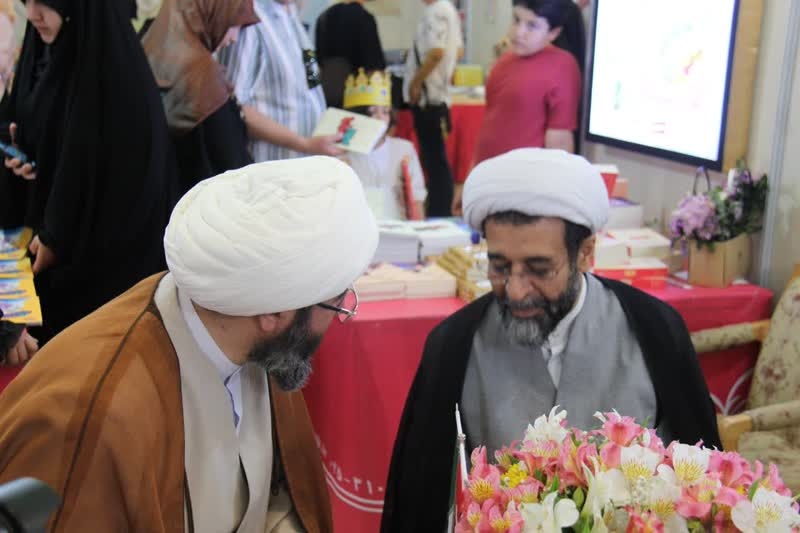 حضور مدیریت حوزه علمیه خواهران استان تهران در نمایشگاه بین‌المللی کتاب 1404