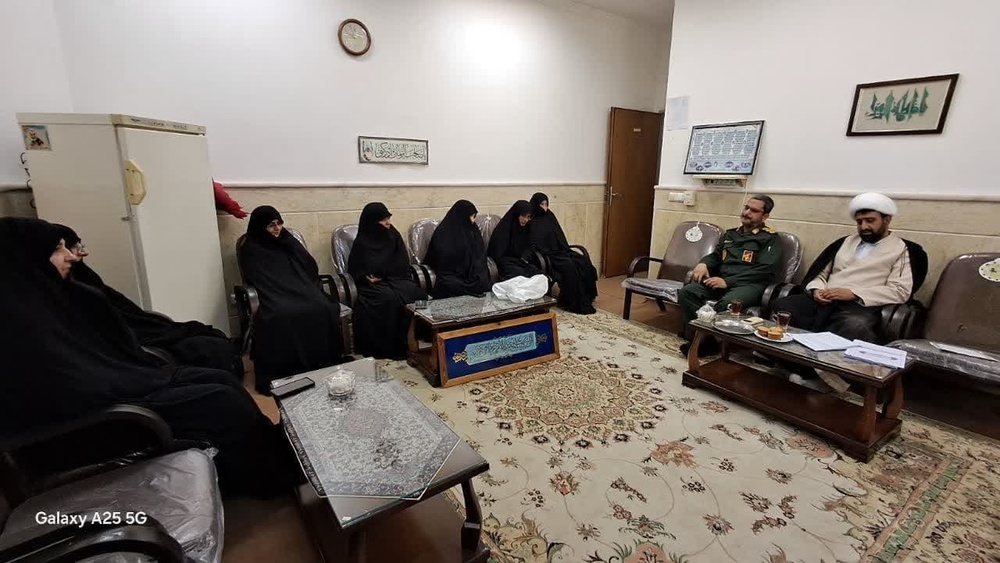 تقدیر فرمانده ناحیه مقاومت بسیج اردکان از نقش حوزه‌های علمیه خواهران در تربیت دینی جامعه