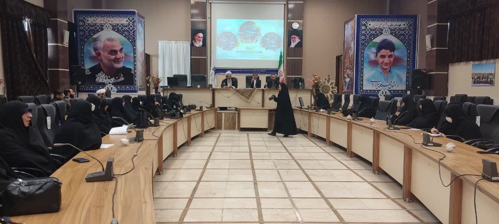 زن محوری‌ترین رکن خانواده است