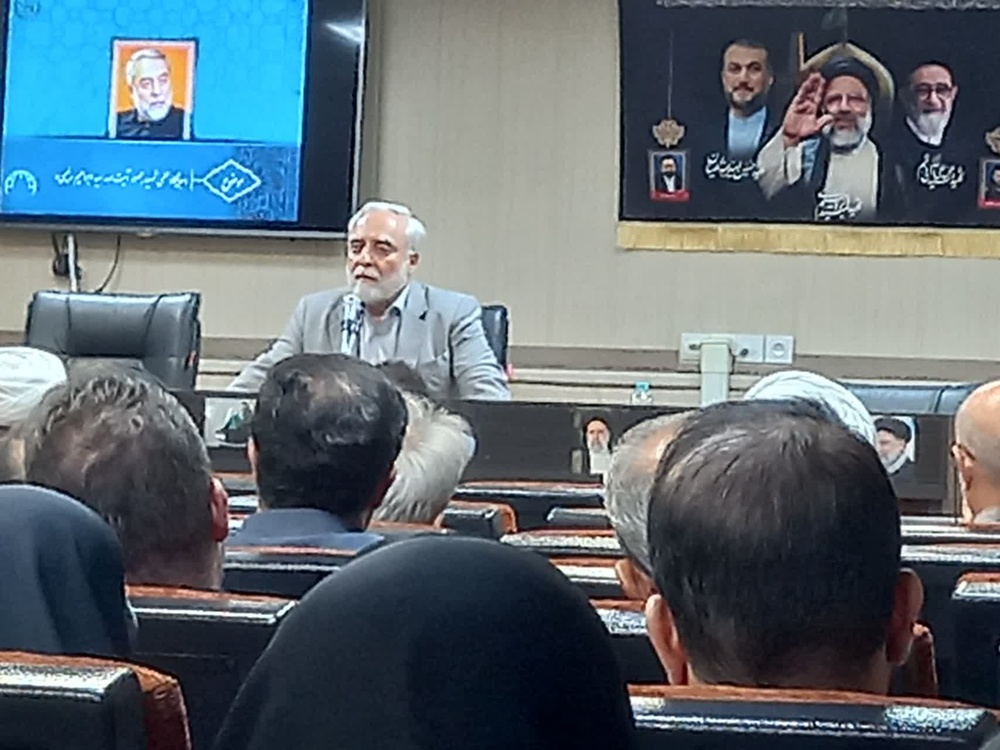 شهید رئیسی عزت را به روحانیت برگرداند