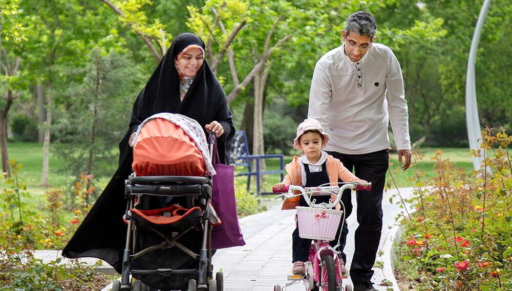 چگونه می‌توان مردان را به اهمیت نقش پدری آگاه کرد