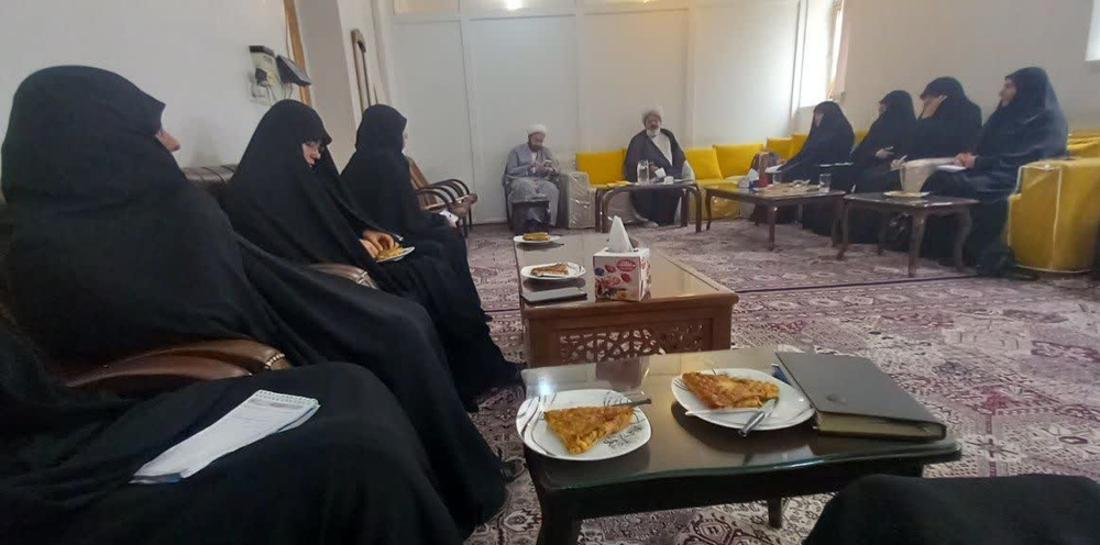 تلاش برای تربیت طلاب مهذب و کنشگران مؤثر در سطح خانواده و جامعه 