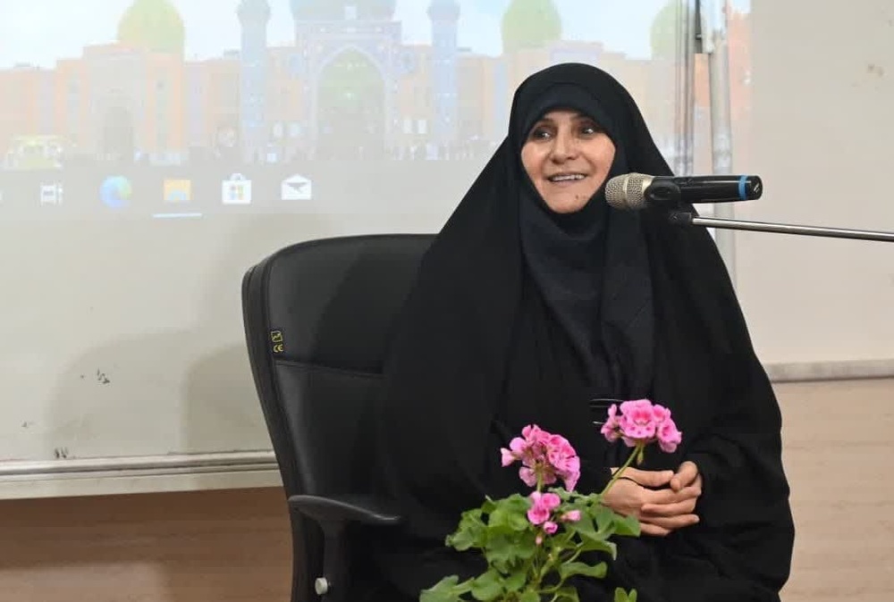 فروپاشی خانواده با روایت‌سازی انحرافی؛ راه نجات، بازگشت به الگوی زن مسلمان است