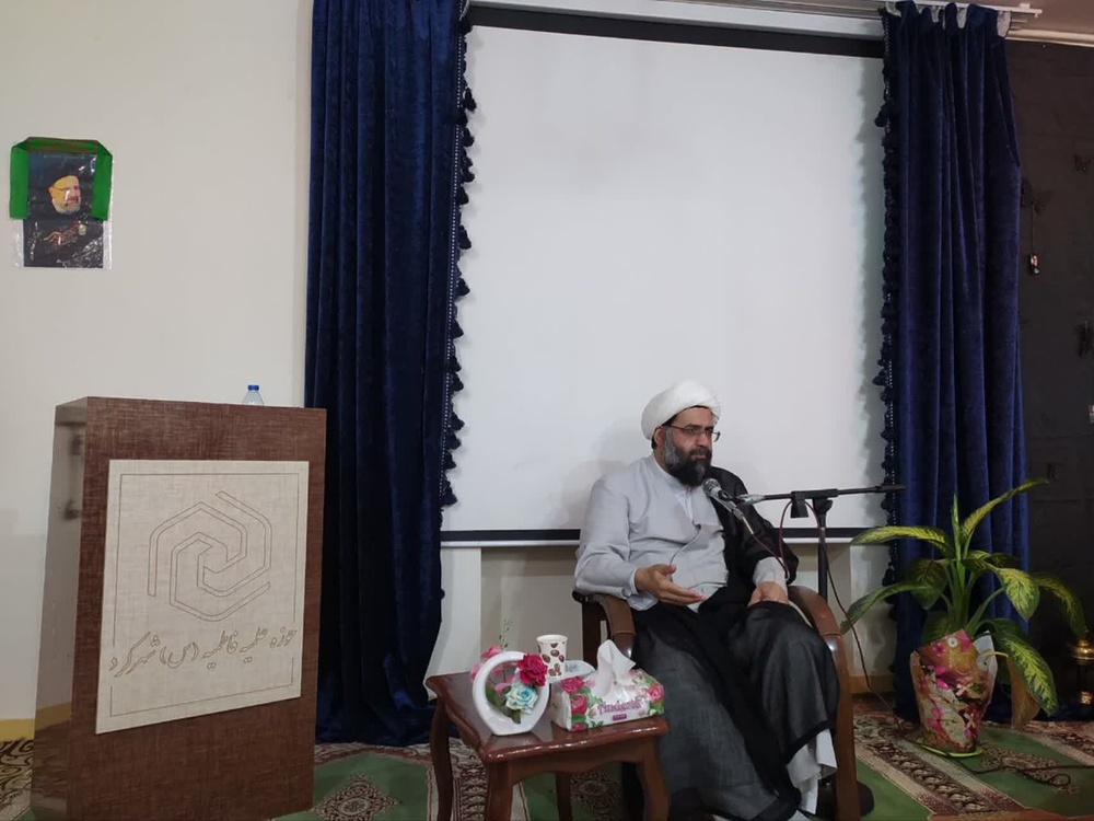 راهکار مقابله با نفوذ فرهنگی دشمن، تبیین و روشنگری است