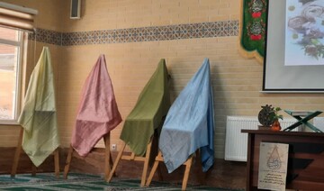 تصاویر/ رونمایی از ۲۴ جلد کتاب در حوزه علمیه خواهران استان مرکزی