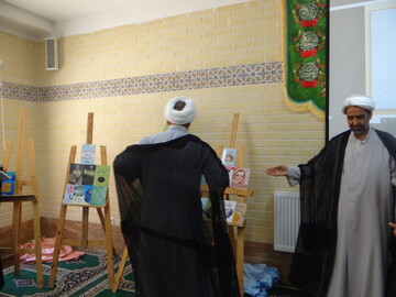 تصاویر/ رونمایی از ۲۴ جلد کتاب در حوزه علمیه خواهران استان مرکزی