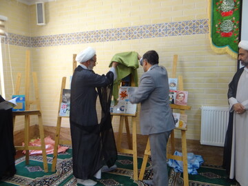 تصاویر/ رونمایی از ۲۴ جلد کتاب در حوزه علمیه خواهران استان مرکزی