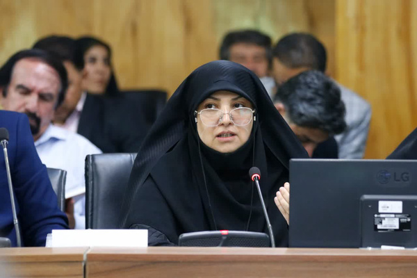 بانوان اصفهانی از سنگر خانه تا جبهه مقاومت، حافظان انقلاب بوده‌اند