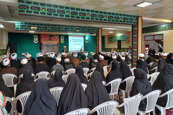 جلوگیری از دوقطبی سازی در جامعه از شاخصه‌های بصیرت مبلغان است