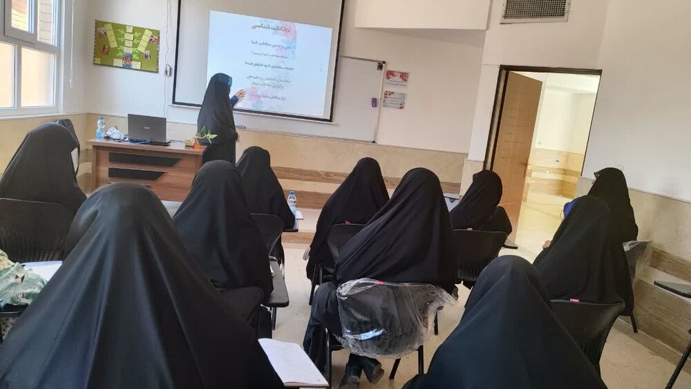 برگزاری کارگاه نویسندگی در مدرسه علمیه ریحانة النبی اراک