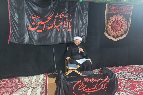 عاشورا ظرفیتی برای بهره‌گیری از آموزه‌های اهل بیت(ع) در زندگی است