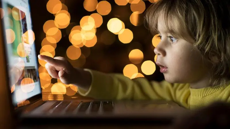 «تربیت رسانه‌ای» نسل آینده، رسالت زن مسلمان است