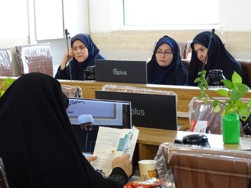 روایت تصویری از گردهمایی مشاوران بانوان و مسئولان بسیج خواهران ادارات استان در حوزه علمیه خواهران استان اصفهان