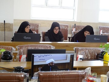 روایت تصویری از گردهمایی مشاوران بانوان و مسئولان بسیج خواهران ادارات استان در حوزه علمیه خواهران استان اصفهان